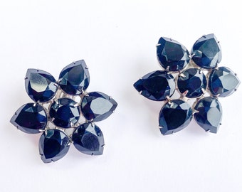 1950s Black Glass Clip Earrings | 50s Black Glass Flower Earrings