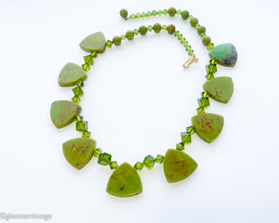 1940s Olive Green Bakelite Necklace | 40s Green B… - image 3