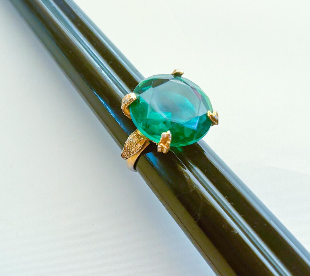 Green Chilli Rings 1950s Vintage Green Cocktail Ring | Green Glass Ring | Adjustable Fit ...