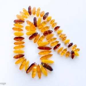 1960s Yellow & Gold Necklace | 60s Yellow Chunk Plastic Necklace