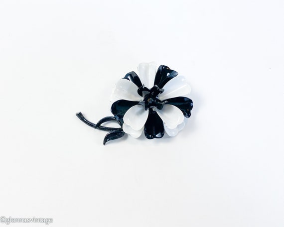 1960s Black & White Flower Brooch | 60 Black Whit… - image 4