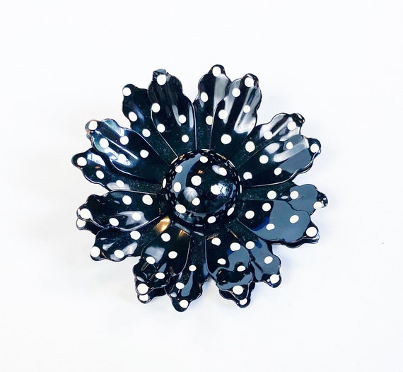 1960s Black White Flower Pin | 60s Black Flower Brooch - Gem