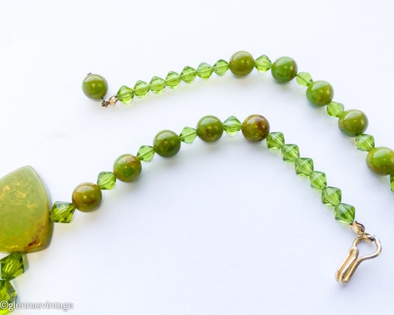 1940s Olive Green Bakelite Necklace | 40s Green B… - image 6