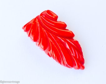 1940s Red Bakelite Dress Clip | 40s Red Carved Bakelite Coat Clip