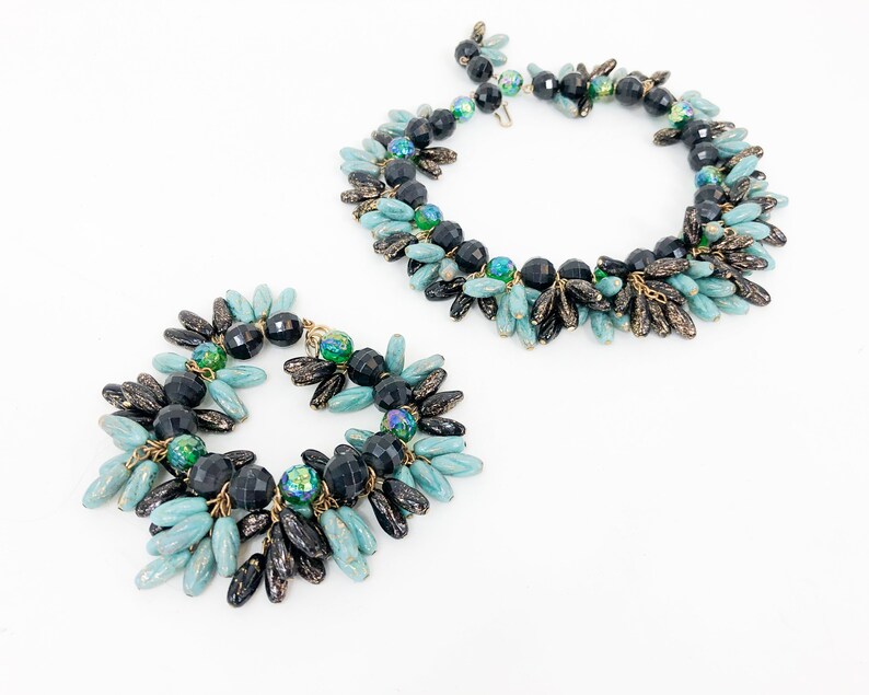 Cluster Bead Necklace Bracelet 1950s Blue /& Black Glass Necklace Set