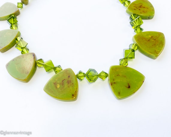 1940s Olive Green Bakelite Necklace | 40s Green B… - image 4