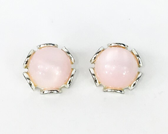 1950s Pink Circle Earrings | 50s Pink Lucite Clip… - image 3