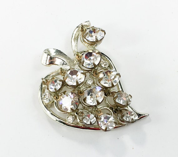 1950s Rhinestone Leaf Brooch | 50s Rhinestone Hea… - image 1