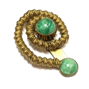 1920s Green Coiled Brass Dress Clip | 20s Peking Glass  & Gold Coil Dress Clip