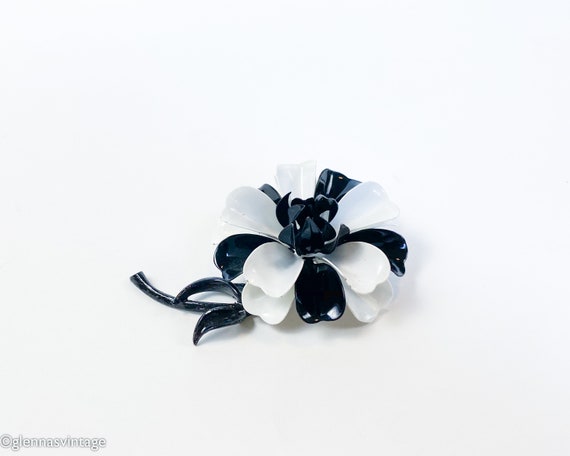 1960s Black & White Flower Brooch | 60 Black Whit… - image 5