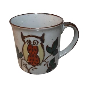 Caneca de café de grés de coruja vintage