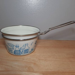 Vintage 70&#39;s Enamelware Saucepan