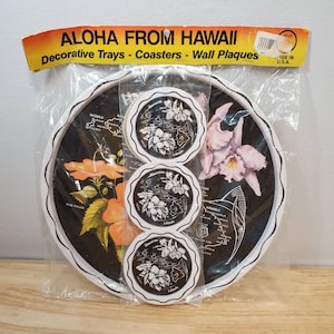 Vintage Hawaiian Decorative Tin Serving Tray with 6 Drink Coasters New In Package