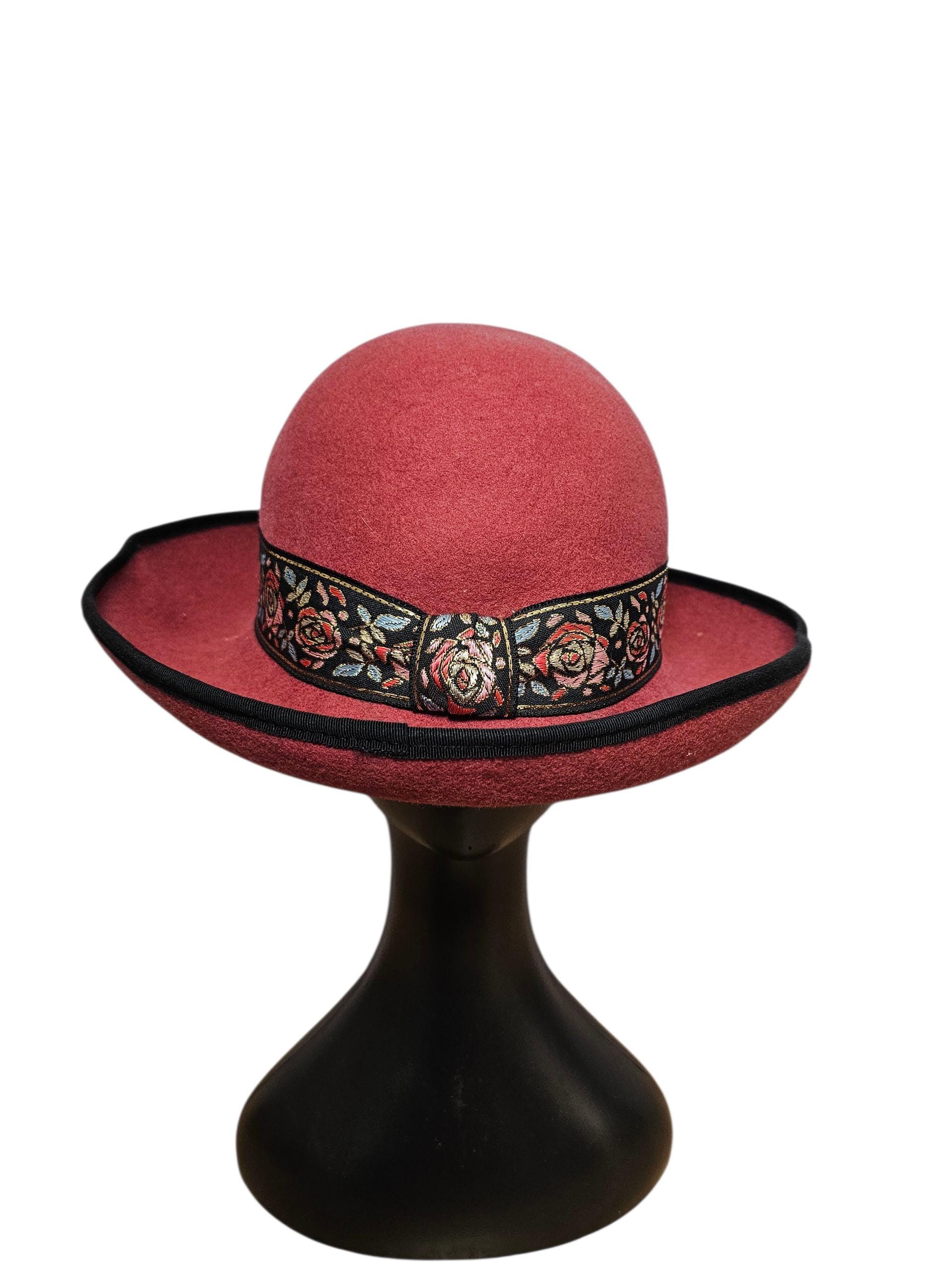Vintage Betmar New York Red Green Floral Holiday Wool Hat With Acrylic Scarf Betmar Winter Hats - Etsy main image 4