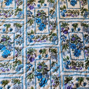 Vintage 70&#39;s Floral Fully Quilted Throw Style Bedspread