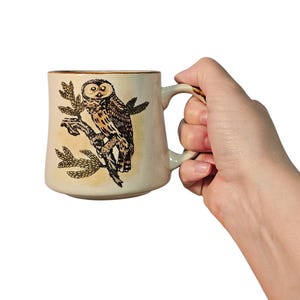 Caneca de café vintage de 9 onças em cerâmica com coruja dos anos 70