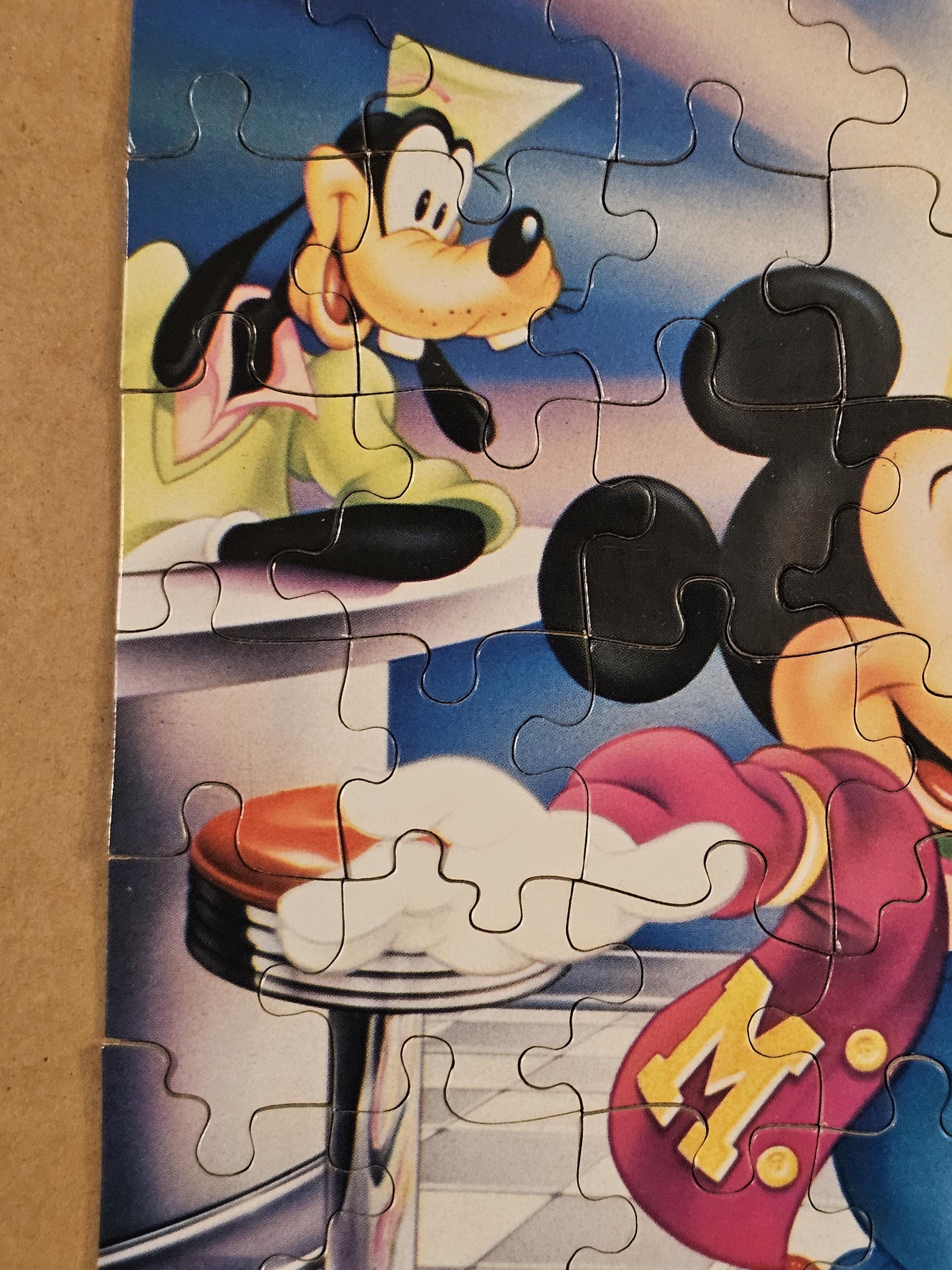 Vintage Disney Mickey Mouse & Minnie Mouse 100 Piece Jigsaw Puzzle