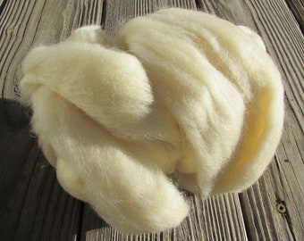 BFL Roving Natural Ivory Wool for Spinning or Felting 2 oz.