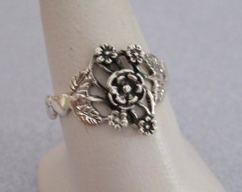 Mexican 925 Silver Taxco Antiqued Cut Out Oxidized Filigree Flowers Delicate Ring Size to Choose