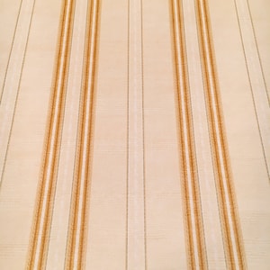 Motiv Vintage Tapete Creme und Gold Streifen
