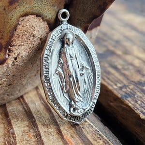 Vintage HMH STERLING Silver Vintage Miraculous Medal Necklace Pendant Holy Blessed Mother Virgin Mary Catholic Marian Medallion