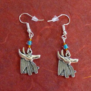 Brincos pendentes de contas de vidro tcheco Anubis Antigo Chacal Egípcio Deus do Submundo