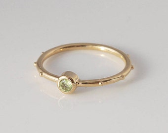 Rumino Peridot Rosary Ring, 14K, 18K Gold Peridot rosary ring, Peridot birthstone ring, Peridot Ring, Peridot Rosario