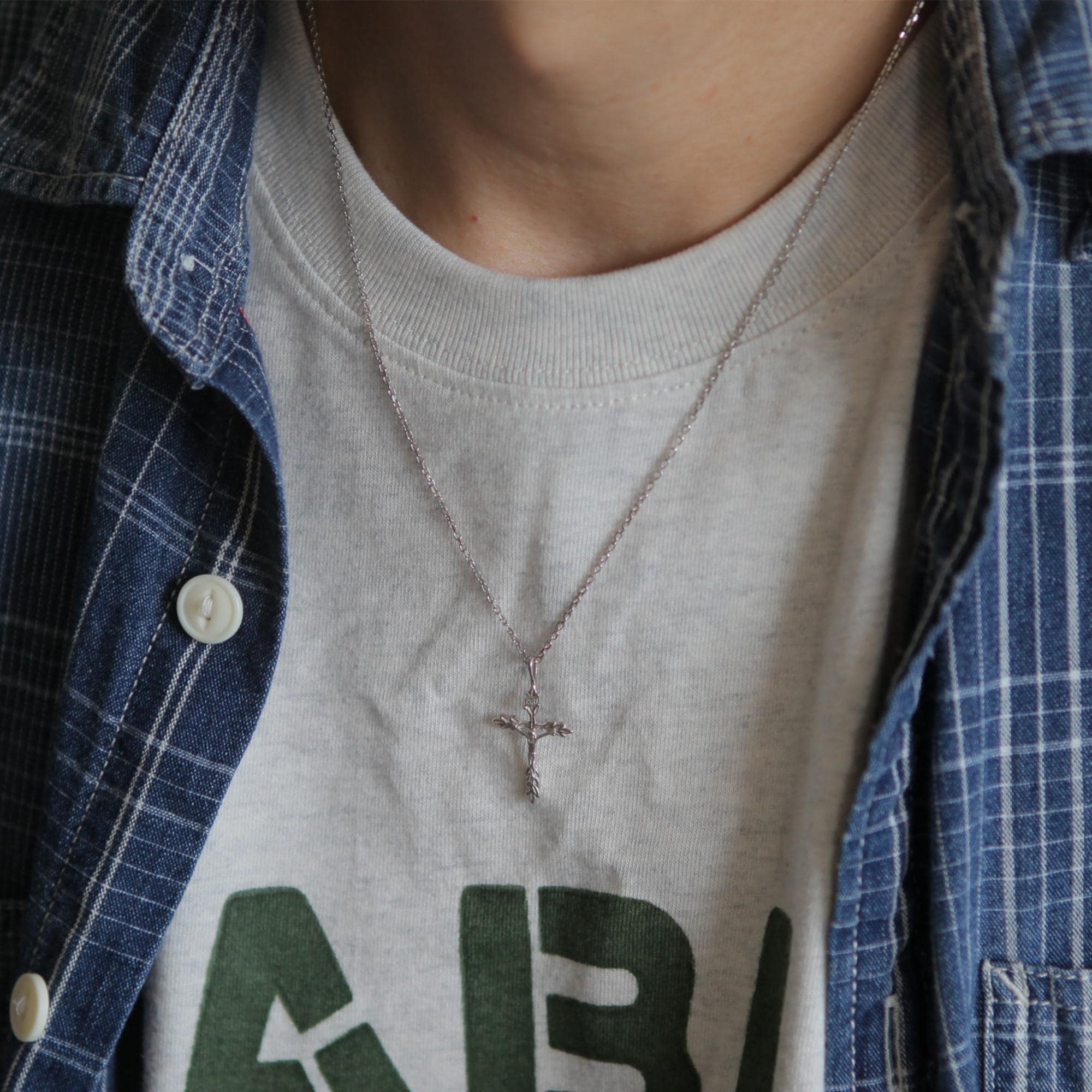 Arvo シルバークロスネックレス、スターリングシルバークロスネックレス、シルバークロスペンダント、クロスネックレス、クロスペンダント - Etsy  日本, image size:2000x2000