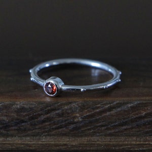 Rumino granaat Rosario-ring, sterlingzilveren granaat rozenkransring, granaatring, ring januari geboortesteen, katholieke granaatring, Rosario