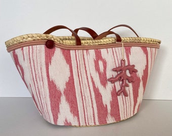 Palm carrycot lined fabric Ikat pink powdered coral handles shoulder strap skin