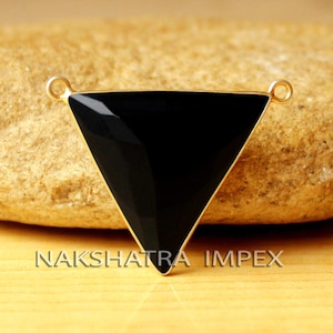 Schwarze Onyx Dreieck Briolette 925 Sterling Silber vergoldet Lünette Zwei Schleifen Anhänger.