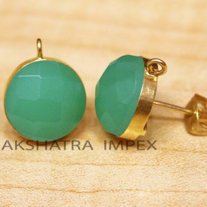 ChrysoprasQuarz Karo Schliff 925 Sterling Silber Vergoldet Glatt Finish Ohrstecker mit Schleife-Grüner Chrysopras Rund Ohrringe.
