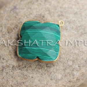 Malachite 20mm Clover Briolette 925 ciondolo in argento Sterling placcato oro lunetta