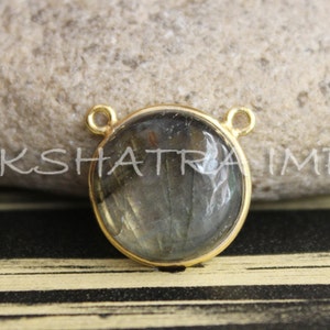 Ciondolo con castone in argento sterling 925 placcato oro con cabochon rotondo liscio in labradorite naturale