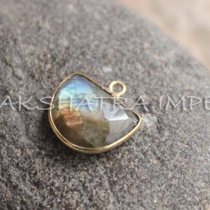 Labradorite 15x11mm Semi cerchio Briolette 925 ciondolo in argento Sterling placcato oro lunetta