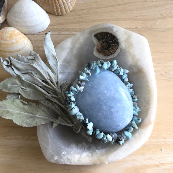 Pack spécial fête des mères — vide-poches en onyx blanc, cœur en amazonite, bracelet en larimar et sauge