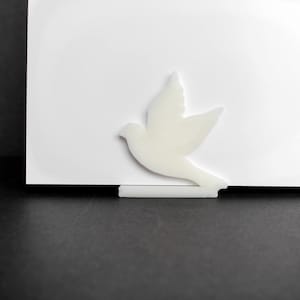 White Dove Shaped Name Card Stands, Wedding Name Display, Dove Bird Place Holder, Seating Name Holder, Wedding Name Holders, Bird Tablescape