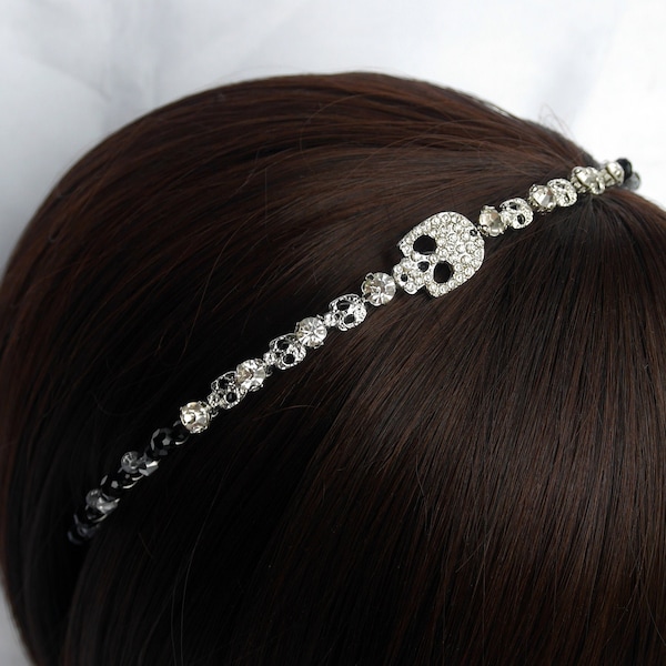 Black Skull Bride Hair Piece, Gothic Skull Hair Piece, Gothic Bridal Tiara, Diamante Skull Hair Accessory, Gothic Wedding Hair Accessory,