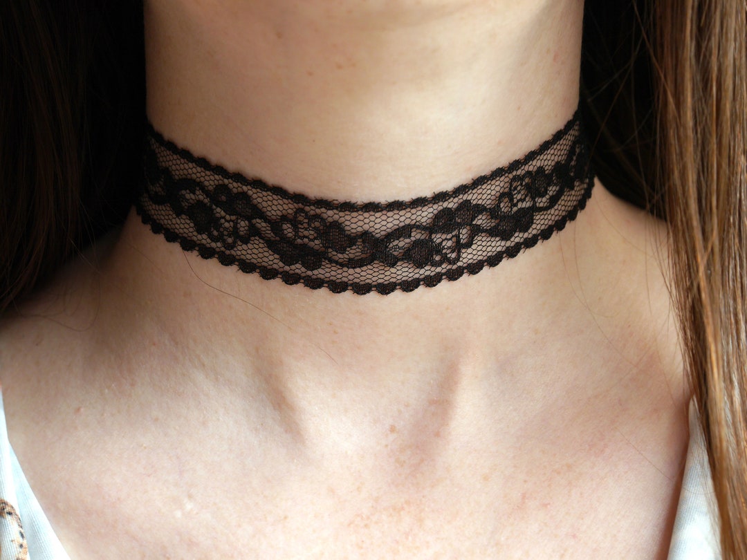 Lace Choker with Chain Swags - Black