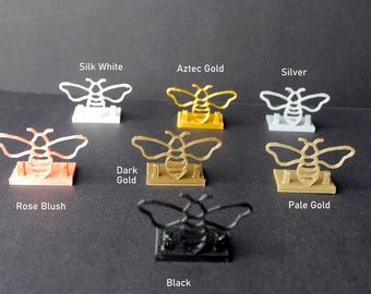 Honey Bee Wedding Name Stand, Bumble Bee Name Display, Bee Shaped Place Holder, Honey Bee Shaped Seating Name Holder, Wedding Name Holders