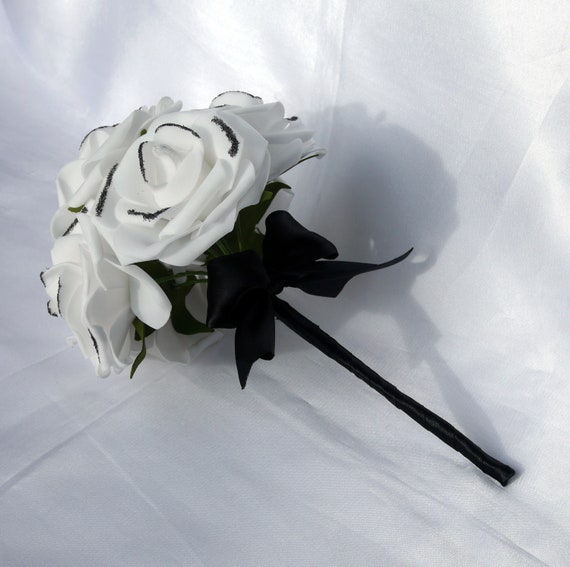 Black Gothic Hand Bouquet Gothic Brides Bouquet Black Rose Etsy