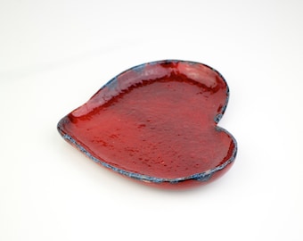 Handmade ceramic heart bowl, pottery snack dish, Red heart ceramic bowl dish, Red ceramic ring dish , jewelry dish, ring dish, ring holder