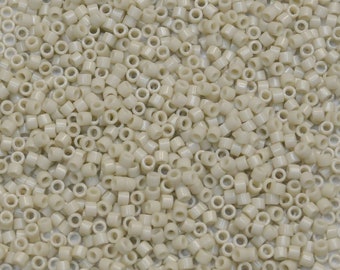7,2g MIYUKI Delica Seed Beads - 11/0 - Opak Leinen Luster (DB261) - S0469
