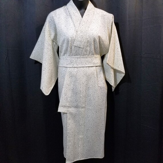 Shortened Vintage Japanese Woman's Kimono Japaniq… - image 2