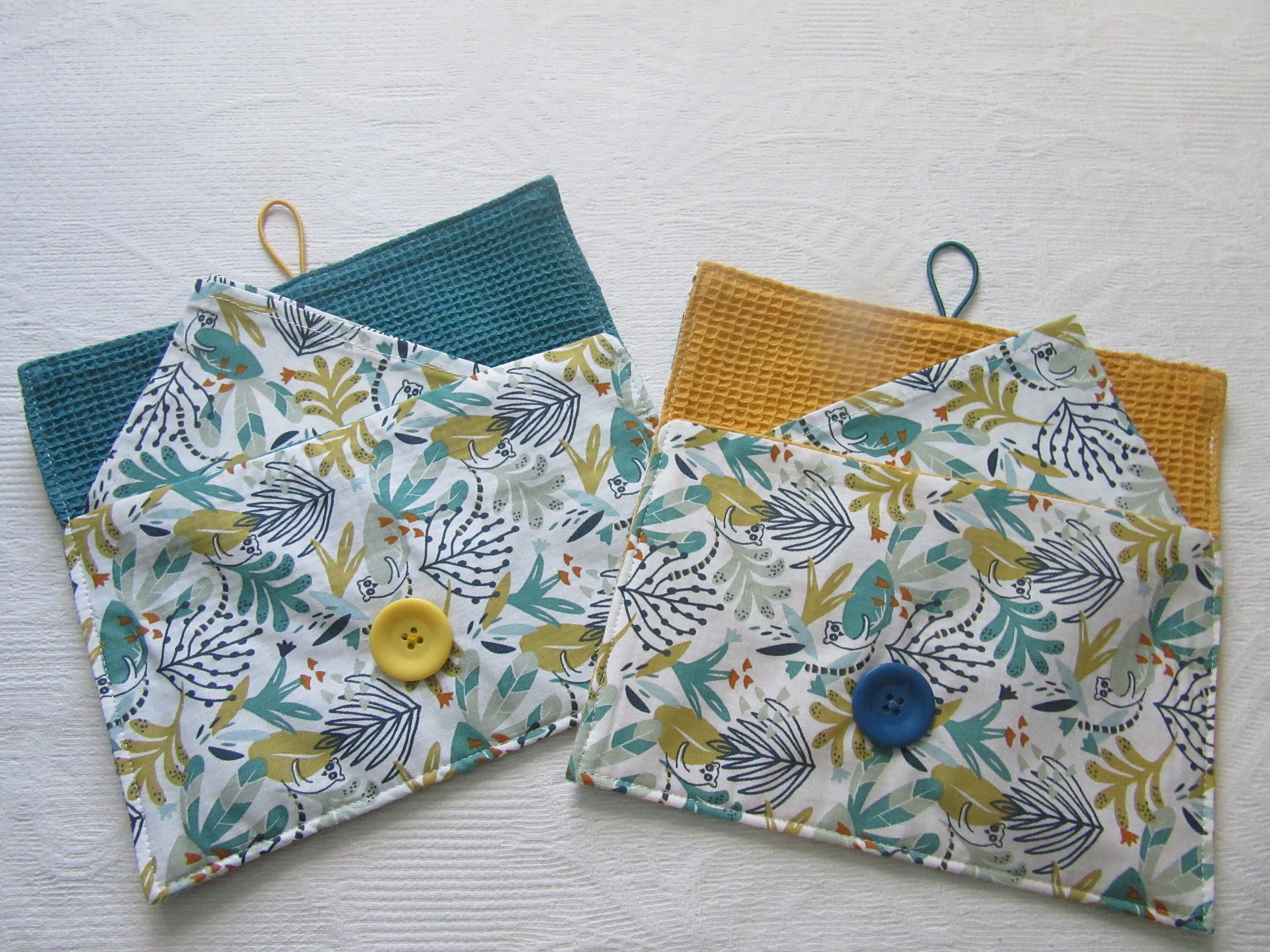 Serviettes de Table et Pochettes Assorties