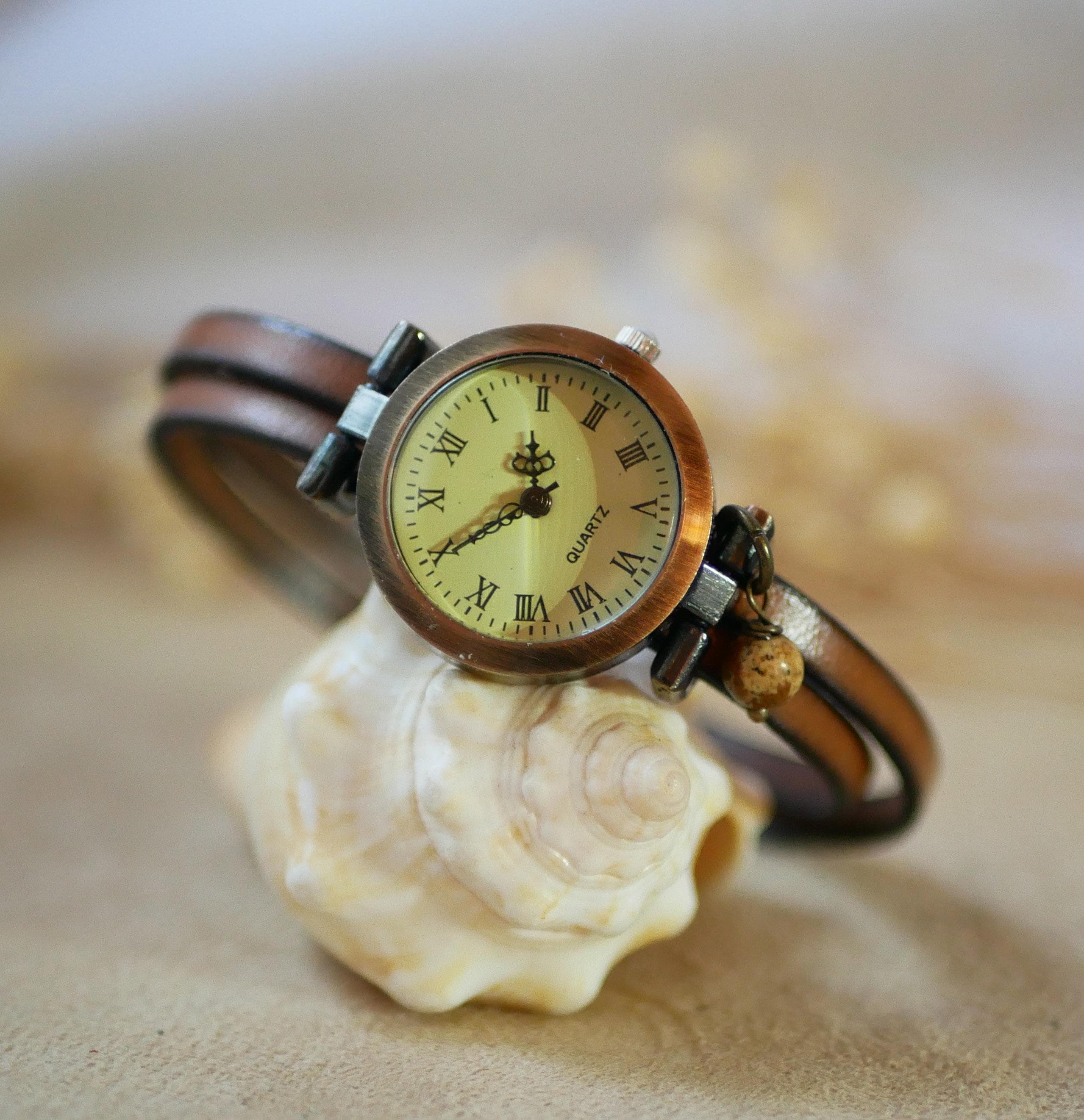 Custom Leather Woman Watch, Choose Engraving Text, Leather 
