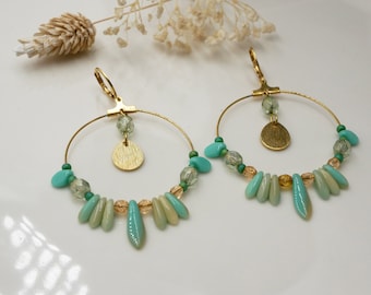 Boucles d'oreilles grandes créoles dorées perles turquoise vert d'eau, cadeau pour elle bijou femme tendance