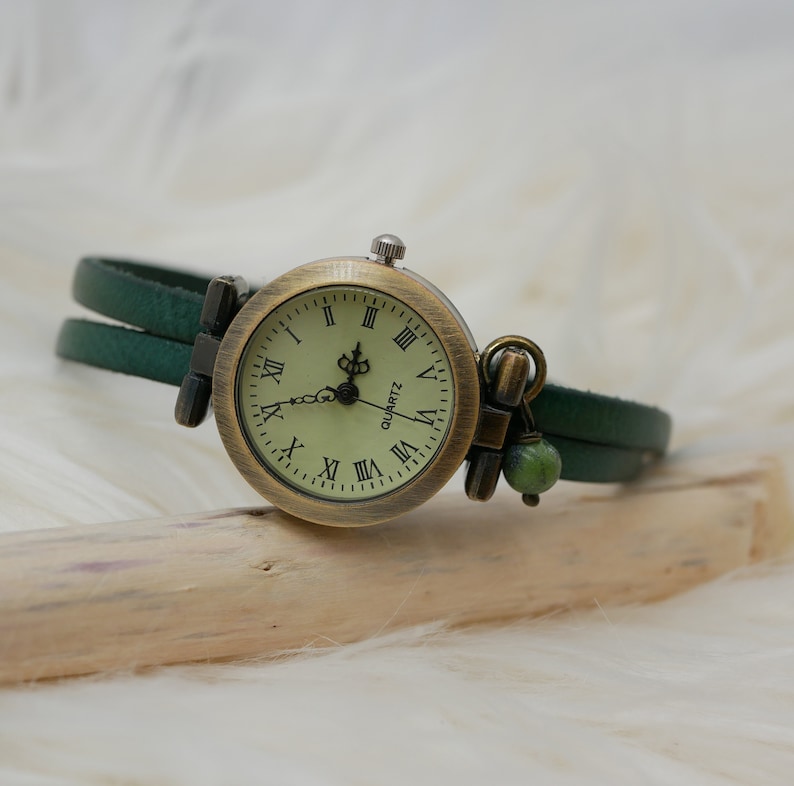 Montre femme vintage bracelet cuir double personnalisable par gravure au cadran bronze, 29 couleurs de cuir, cadeau pour elle personnalisé image 9