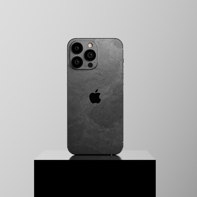 Echtes iPhone 14 Slate Skin Black Impact Skin keine Hülle für iPhone 15 Pro, 13 Mini, 14 Pro Max 15 Pro, 15 Pro Max und mehr Bild 1