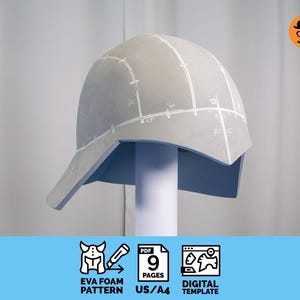 Puede incluir: Un patrón de casco de espuma EVA gris claro, con líneas de cuadrícula blancas, se muestra sobre un soporte blanco. El casco tiene una visera y está diseñado para cosplay o creación de disfraces. La imagen incluye iconos y texto: "EVA FOAM PATTERN", "9 PAGES" y "DIGITAL TEMPLATE".